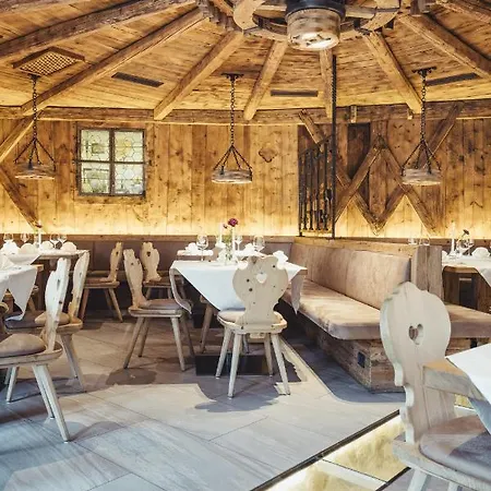فندق Schmuckhof 3*