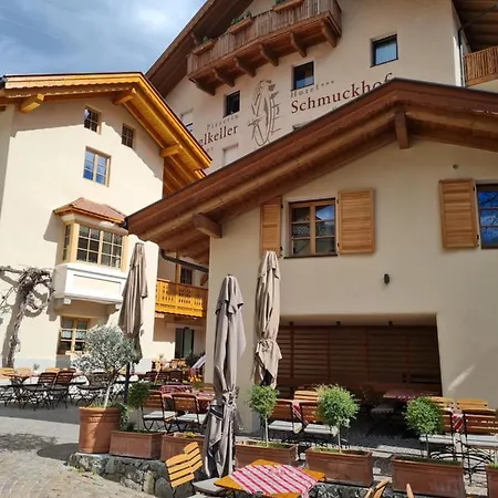 Schmuckhof 3* كيوزا