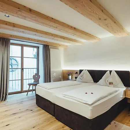 Schmuckhof فندق 3*