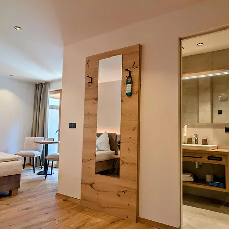 فندق Schmuckhof 3*